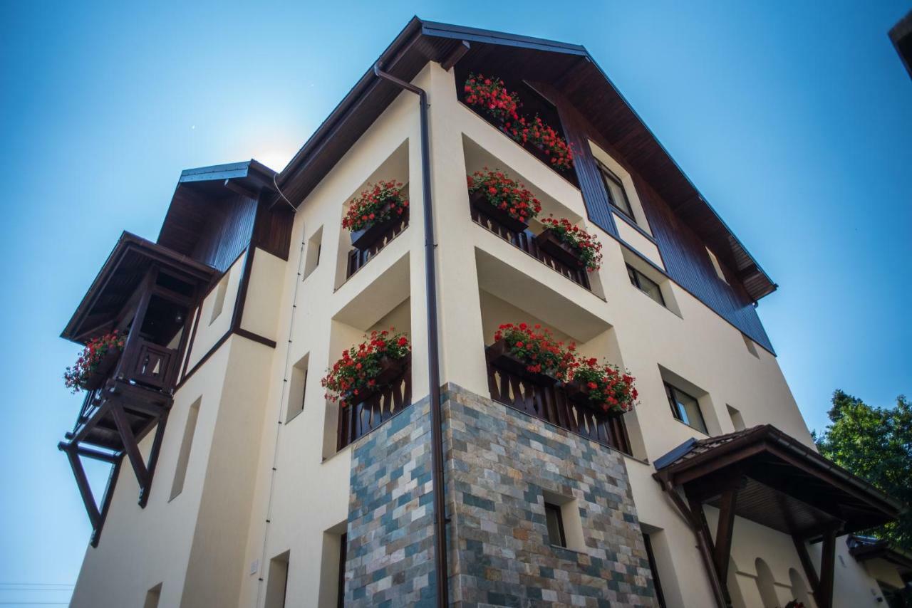 Uphill Residence Sinaia Exteriör bild